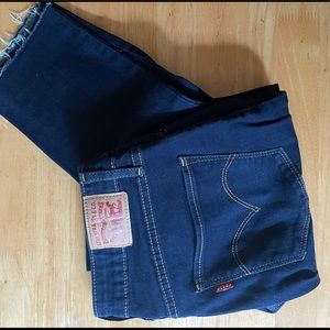 Levi’s Cropped Jeans